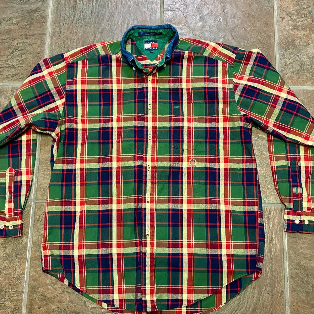 ~~Vintage Tommy Hilfiger Shirt Mens M Plaid with DENIM Collar Crest 90s..EUC!!!!